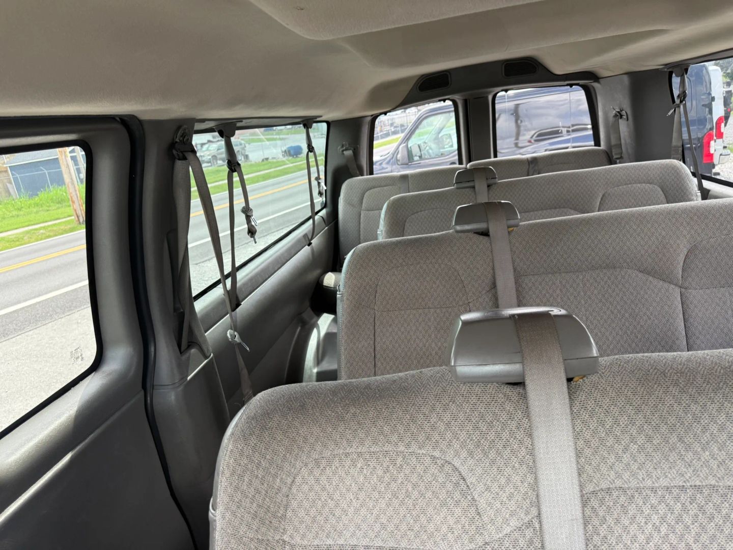 chevrolet express passenger 2016 1GAZGPFG2G1317887 image chevrolet express passenger 2016 1GAZGPFG2G1317887 image
